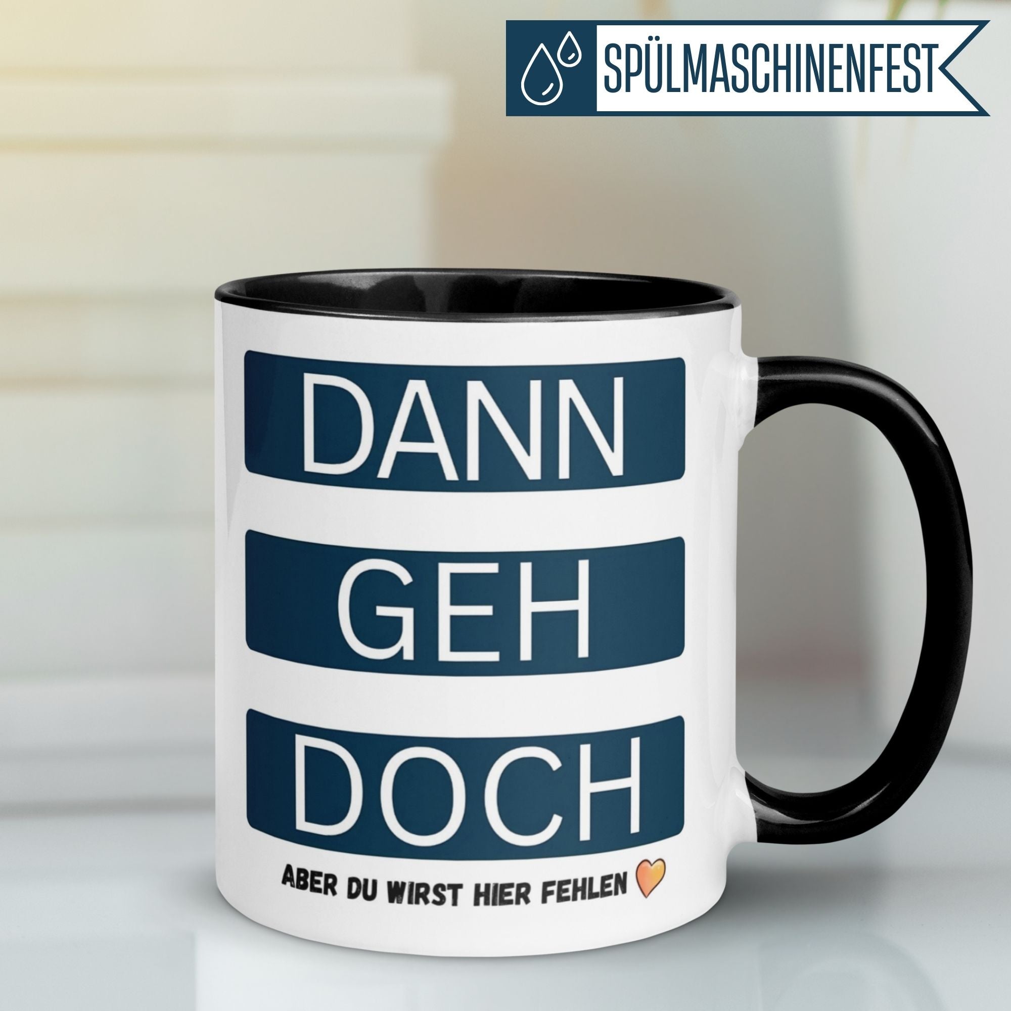 Momentals® Tasse mit humorvollem Spruch zur Abschiednahme im Büro. Dunkelblaues Design, ideal für Kollegen.