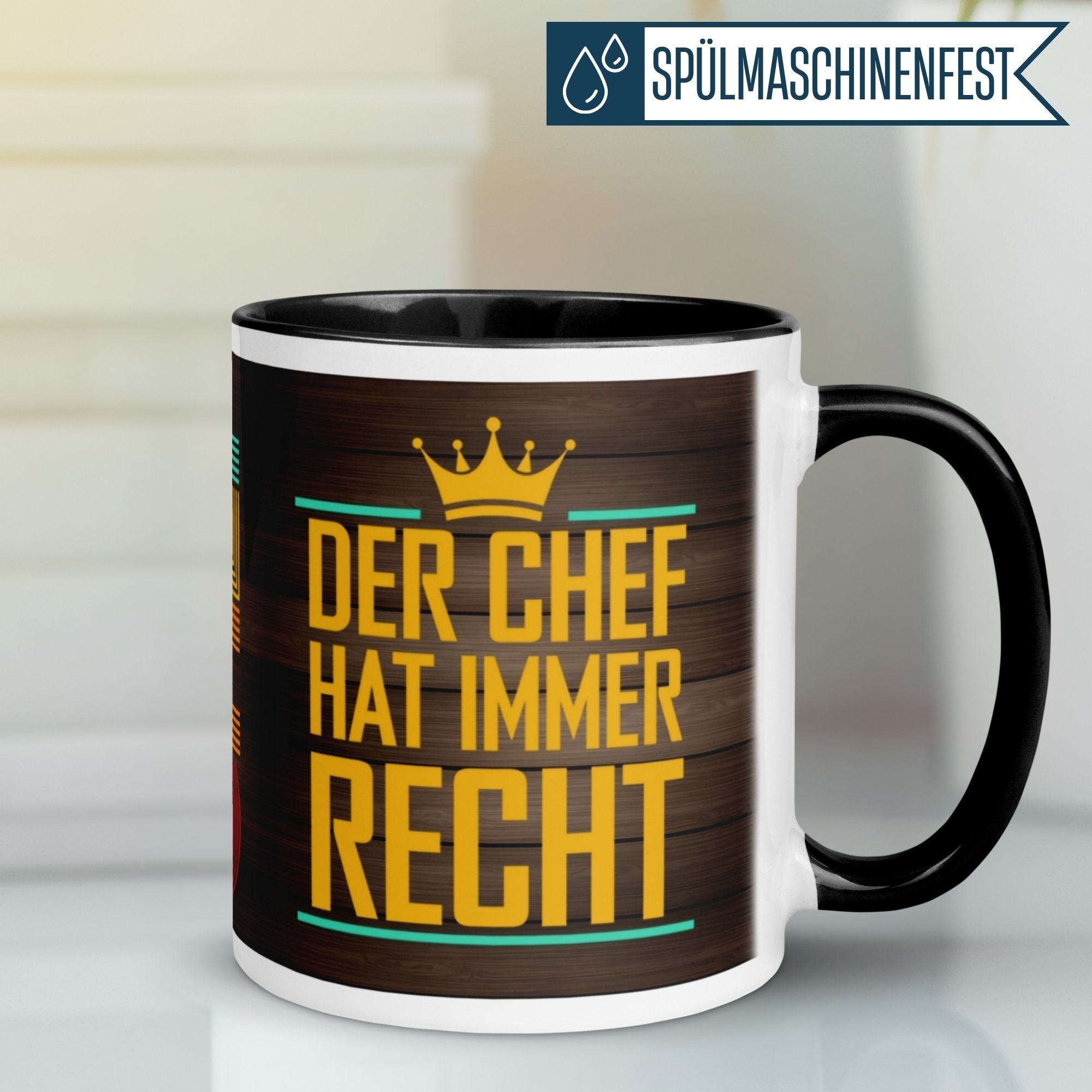 Momentals Tasse Chef mit Spruch 'Der Chef hat immer Recht' für humorvolle Büromomente.