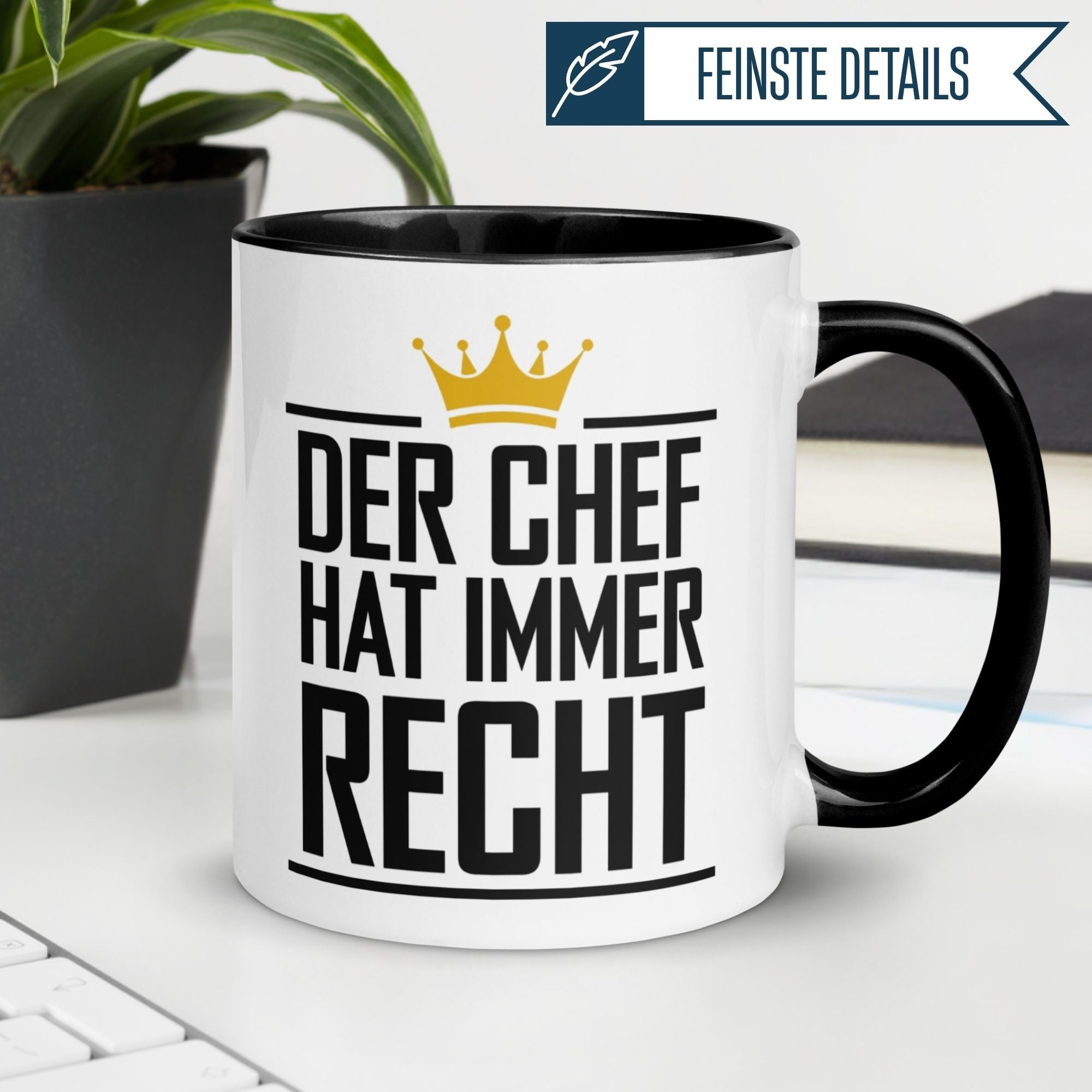 Momentals® Tasse Chef mit lustigem Spruch "Der Chef hat immer Recht" und krönendem Design.