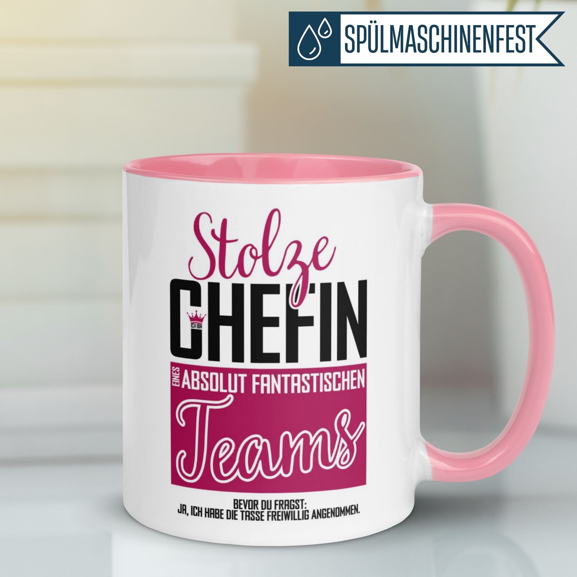 Momentals Tasse Chefin mit Spruch "Stolze Chefin eines absolut fantastischen Teams" für kreative Geschenke.