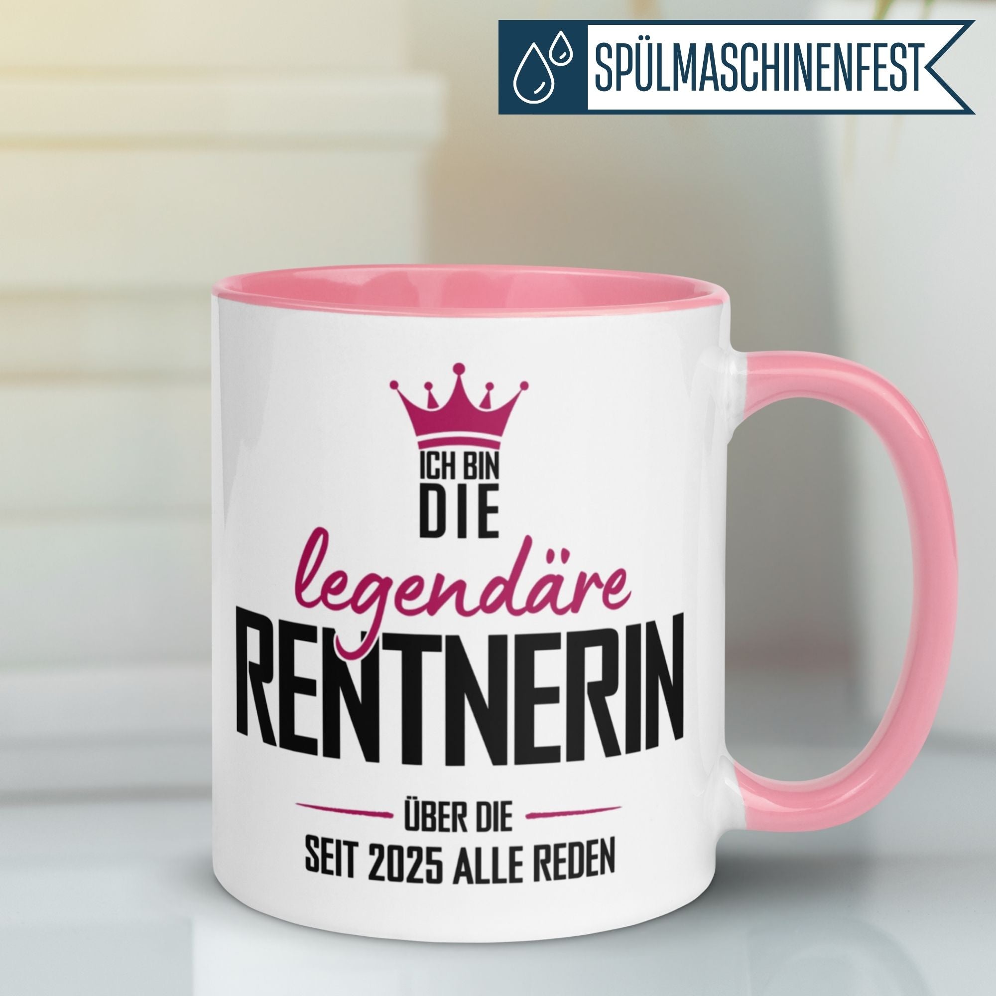 Momentals Tasse für die legendäre Rentnerin mit pinkem Henkel und Krone, perfektes Renteneintritt Geschenk.
