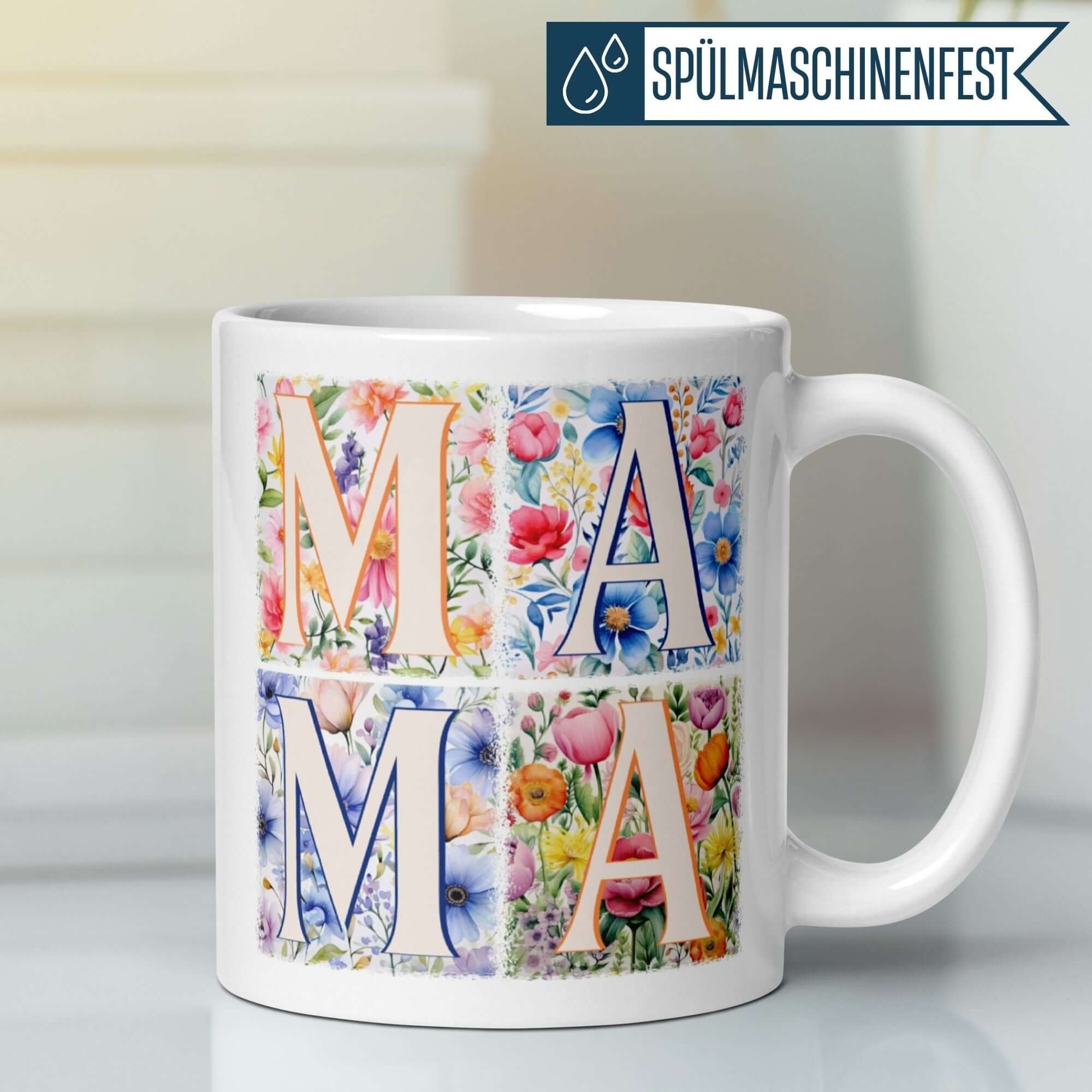 Momentals Tasse MAMA mit floralen Aquarellblumen und eleganter Typografie, ideal für Geschenke.