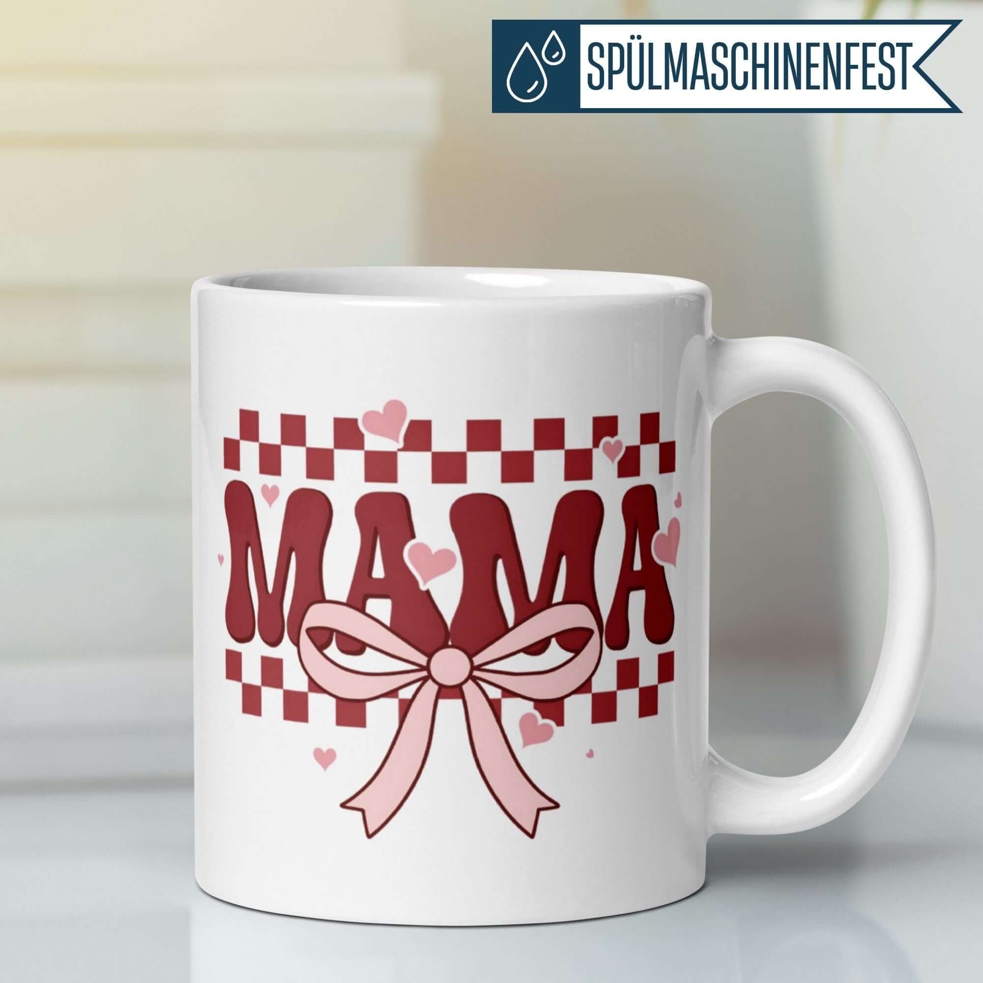 Momentals Tasse Mama im Retro Rot-Rosa Design mit Herzen und Schleife, ideal für den Frühstückstisch.