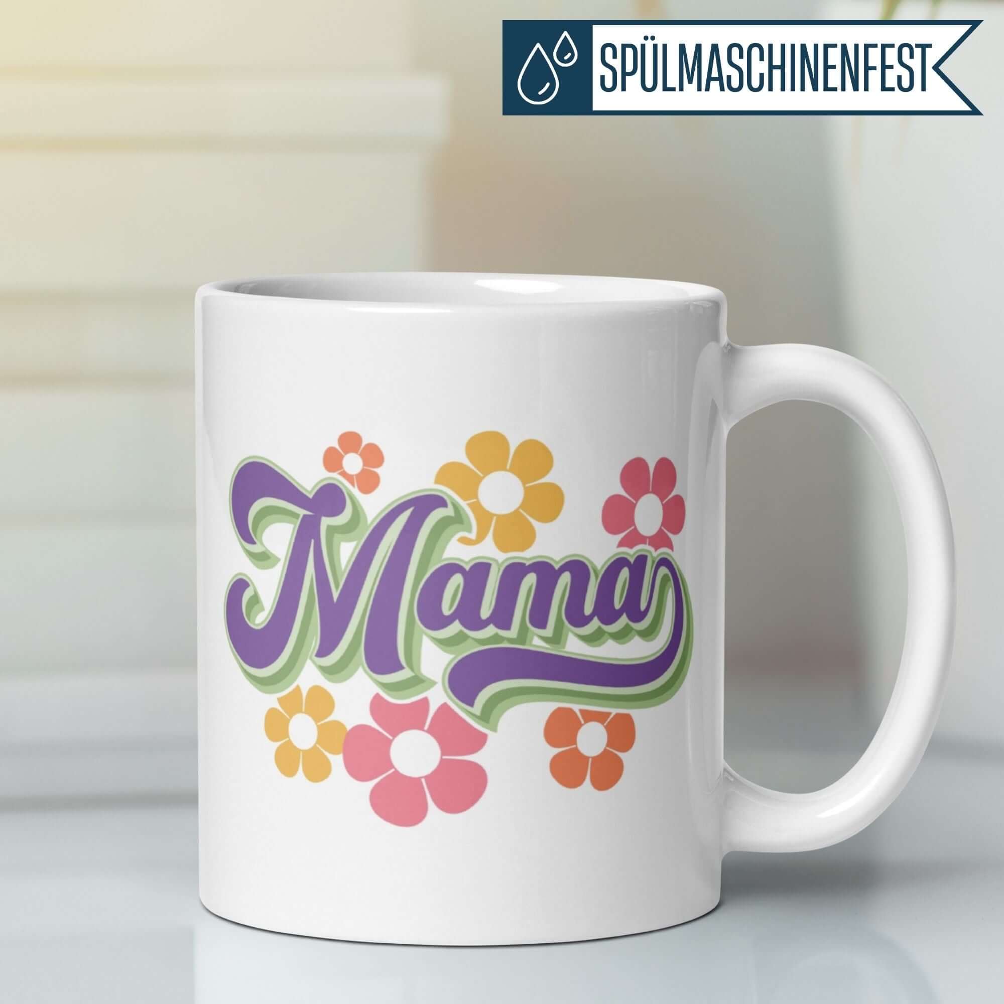 Momentals® Tasse Mama mit buntem Retro-Schriftzug und fröhlichen Blumen in Lila und Pastellfarben.