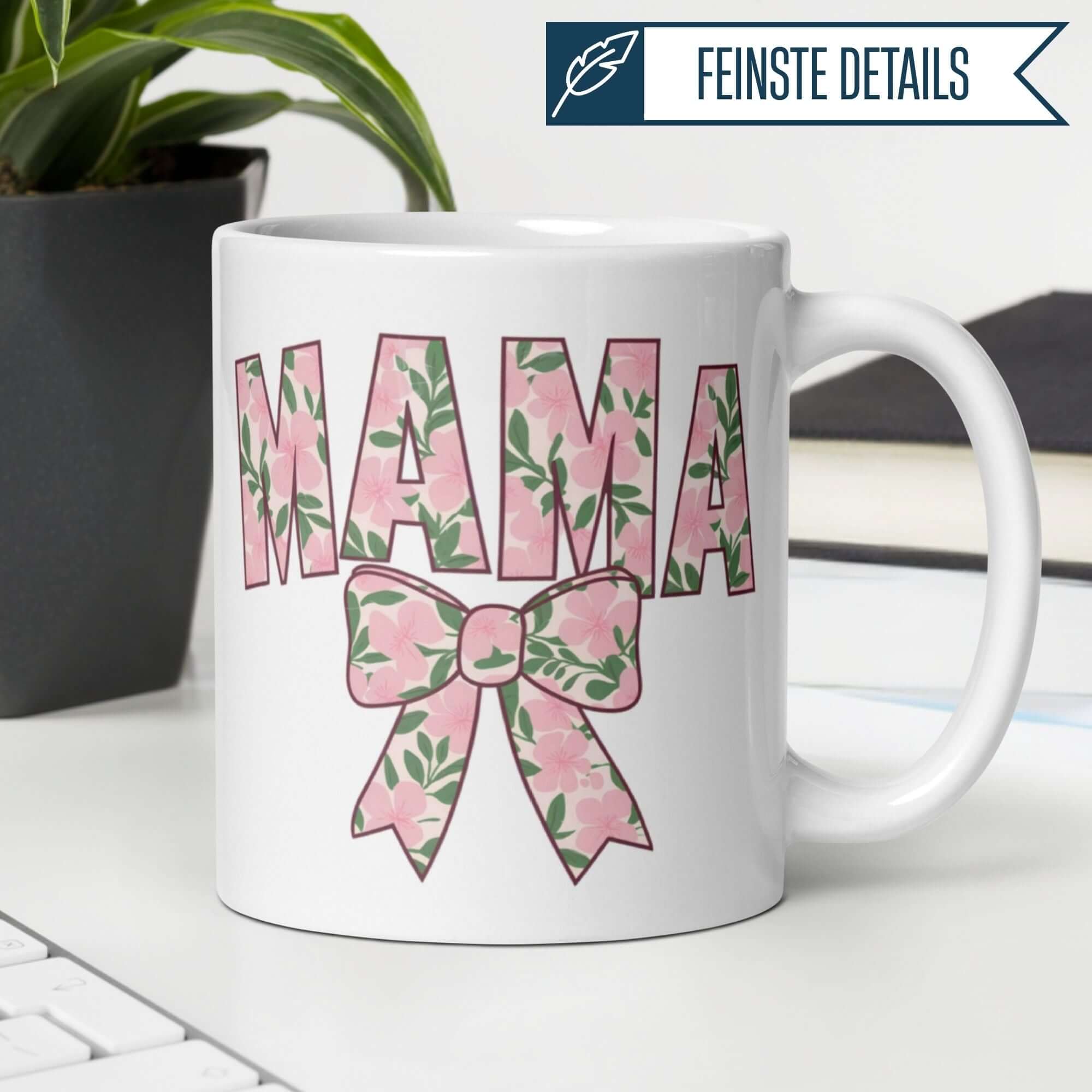 Momentals® Tasse Mama mit floralem Design und Schleife für herzliche Geschenke.