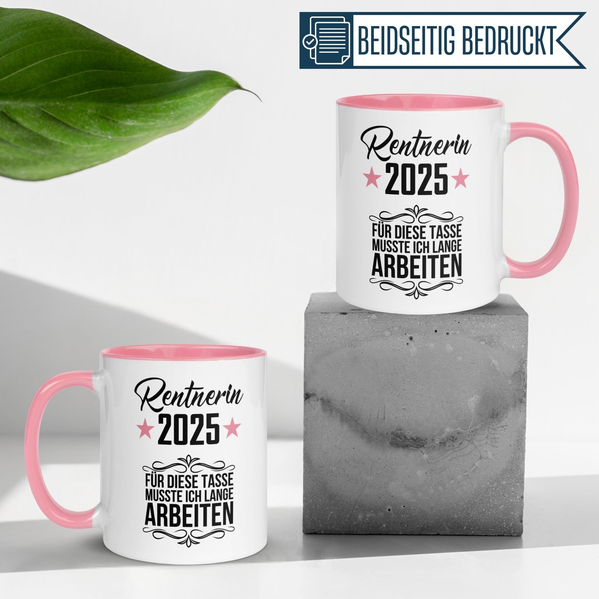Momentals Tasse für Rentnerin 2025 mit pinken Sternen und lustigem Spruch zum Renteneintritt.