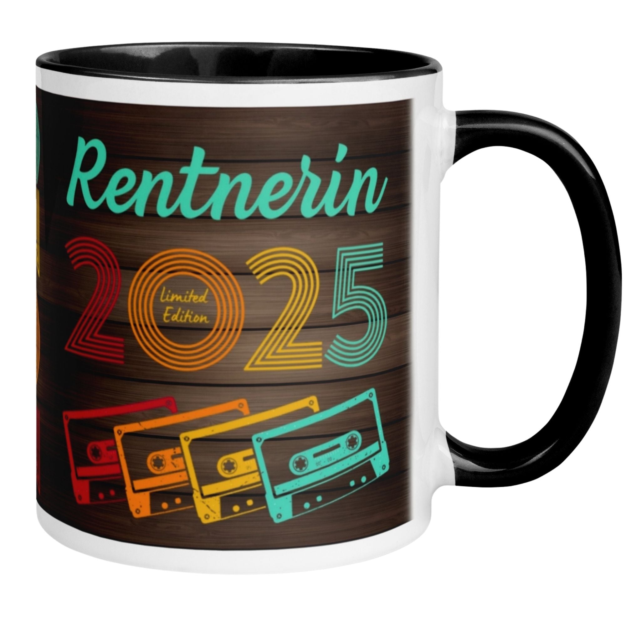Momentals Tasse 'Rentnerin 2025' mit bunten Retro-Kassetten - ideales Geschenk zum Renteneintritt.