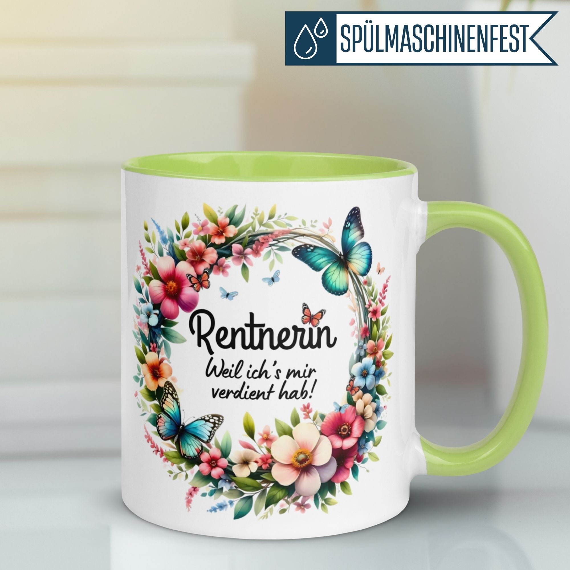 Bunte Momentals Tasse mit blumigem Kranz und Spruch für Rentnerinnen - perfekt zum Renteneintritt.